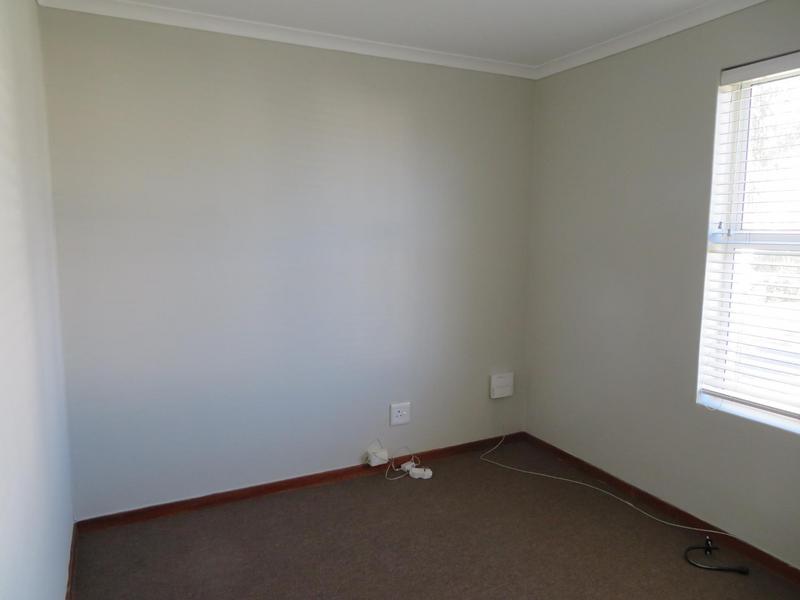 To Let 3 Bedroom Property for Rent in Eikenbosch Western Cape